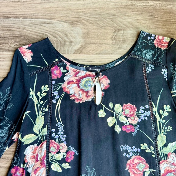 NWT Blu Pepper Black Floral Boho Peasant Blouse Women’s Size S - Picture 2 of 13